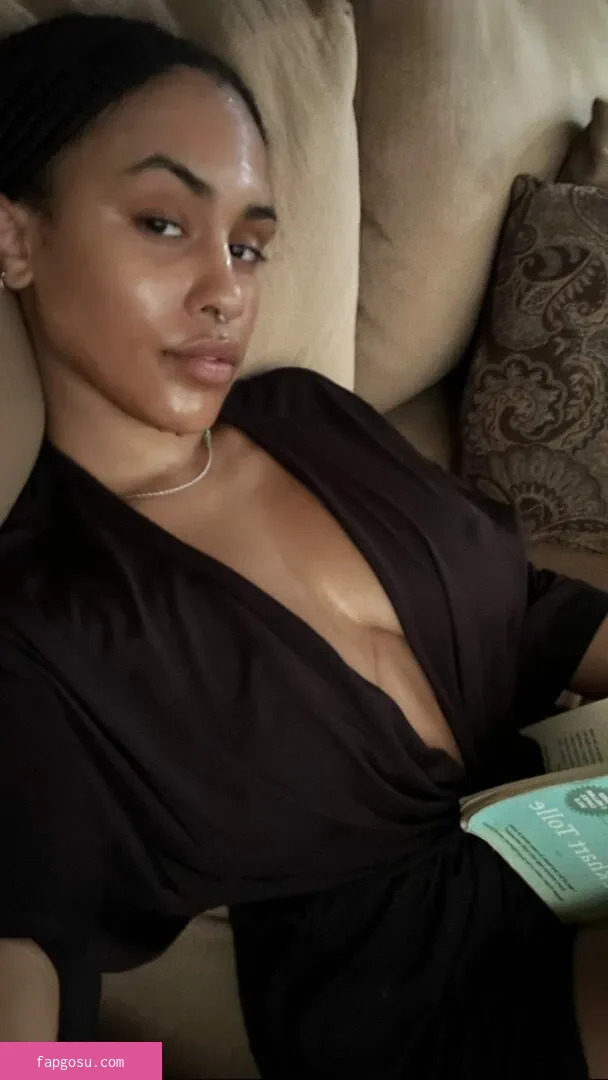 Aaliyeezy