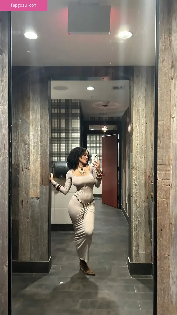 Aaliyeezy