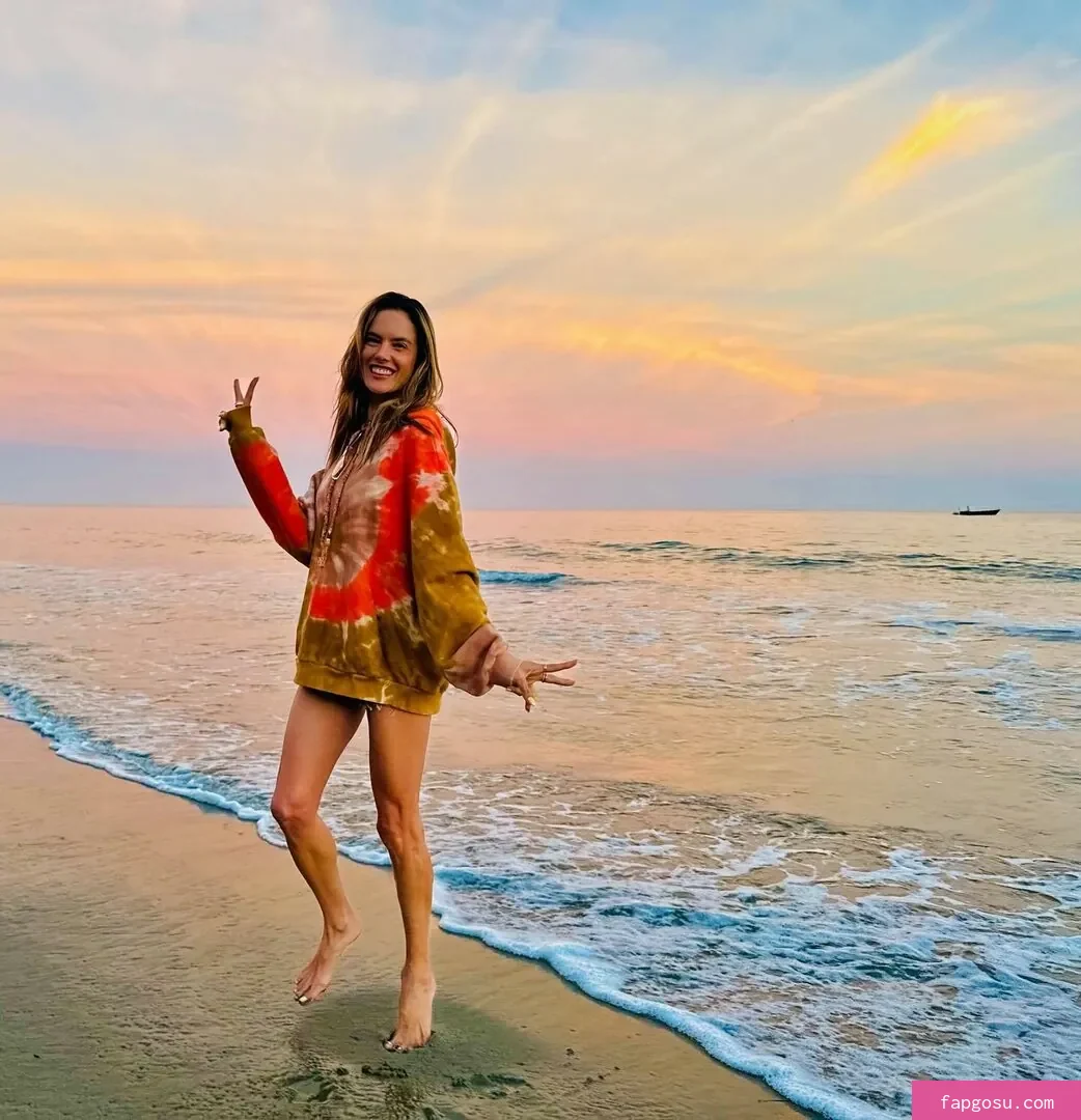 Alessandra Ambrosio - Photo #2608