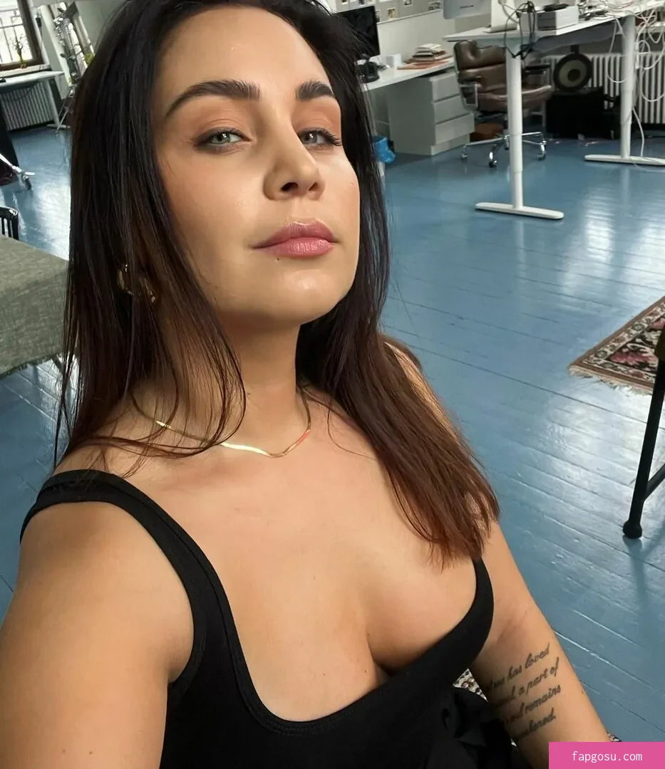 Anna Abreu