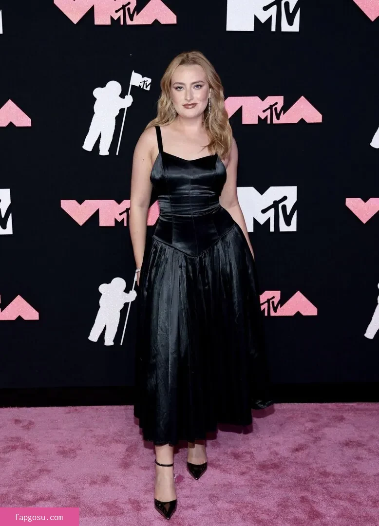Amelia Dimoldenberg
