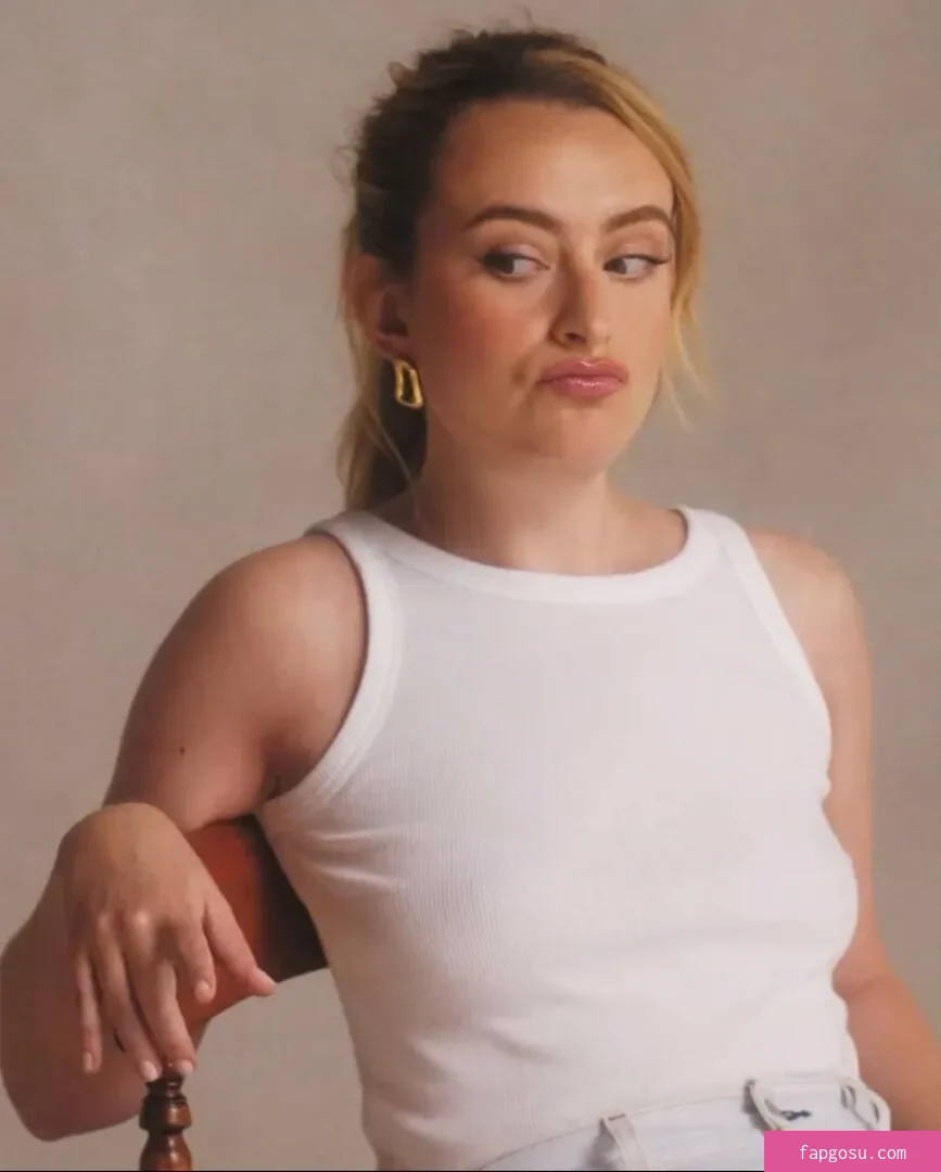 Amelia Dimoldenberg