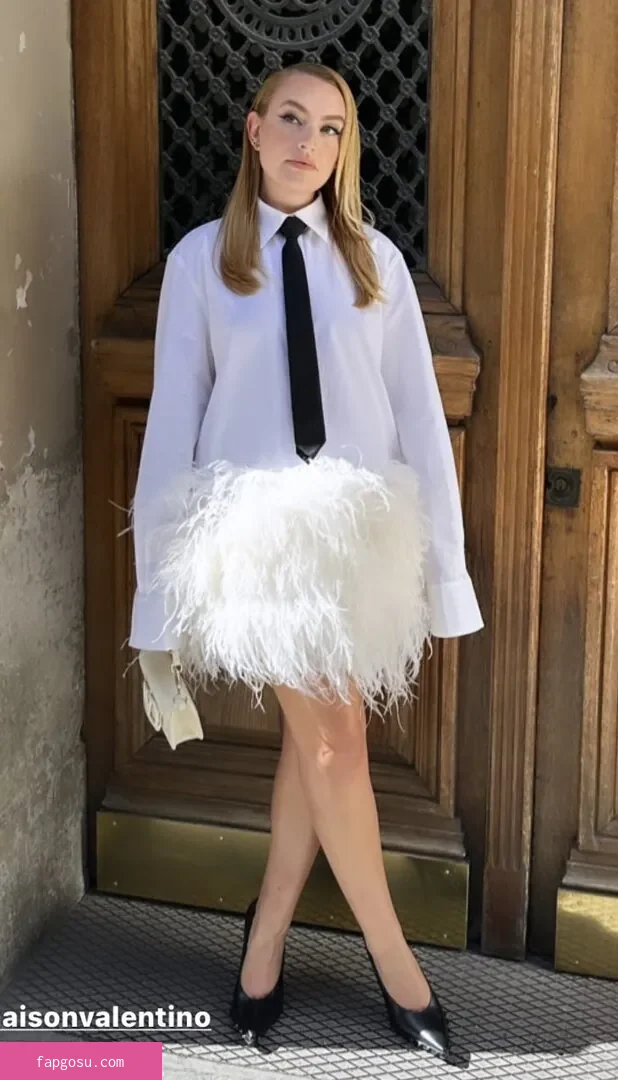 Amelia Dimoldenberg