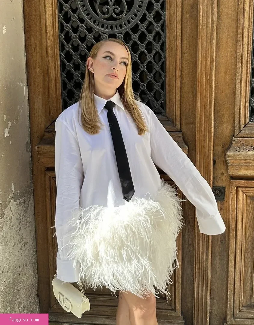 Amelia Dimoldenberg