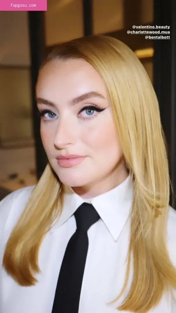 Amelia Dimoldenberg