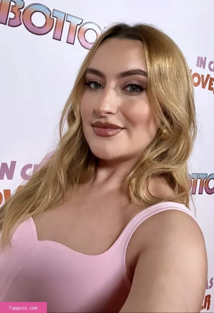 Amelia Dimoldenberg