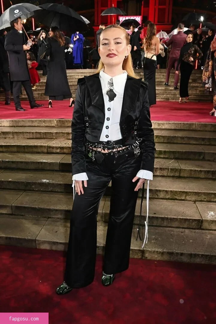 Amelia Dimoldenberg