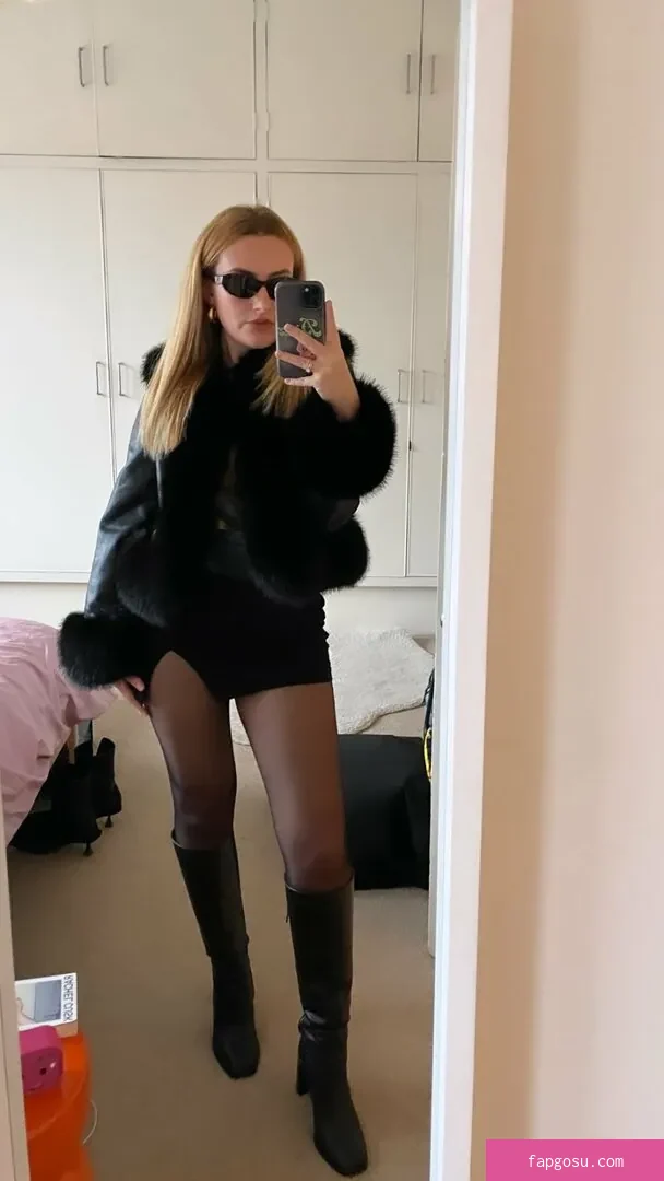 Amelia Dimoldenberg