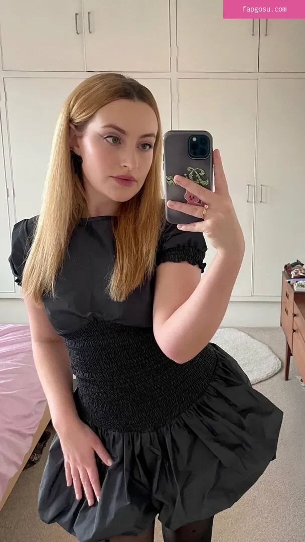 Amelia Dimoldenberg
