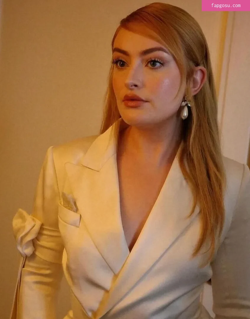 Amelia Dimoldenberg
