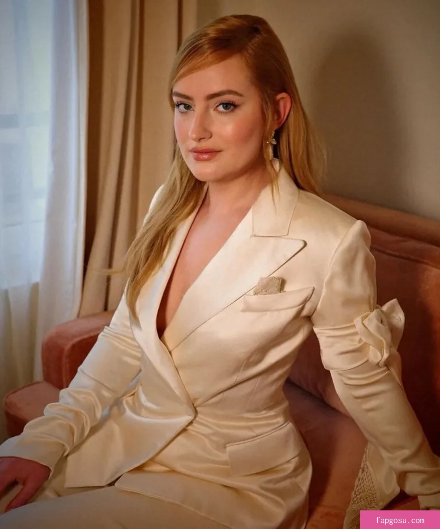 Amelia Dimoldenberg