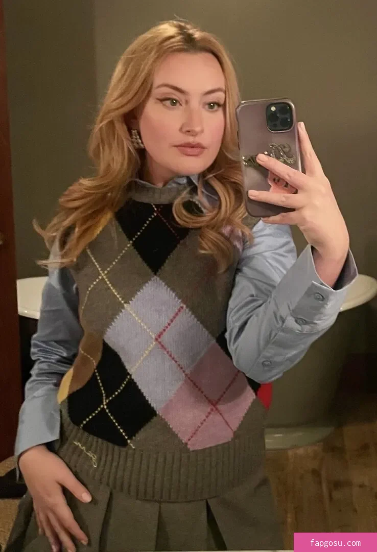 Amelia Dimoldenberg