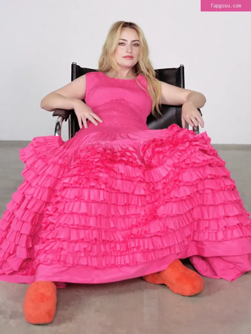Amelia Dimoldenberg