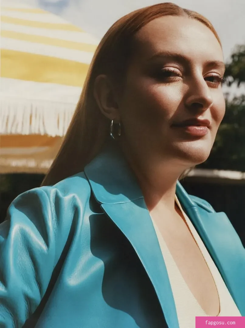 Amelia Dimoldenberg
