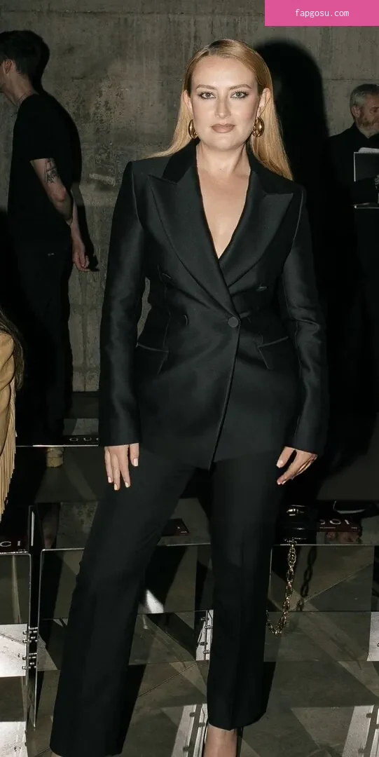 Amelia Dimoldenberg