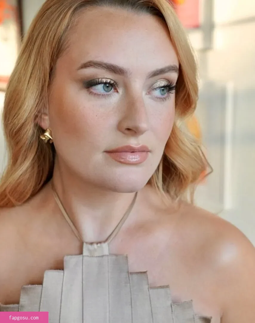 Amelia Dimoldenberg
