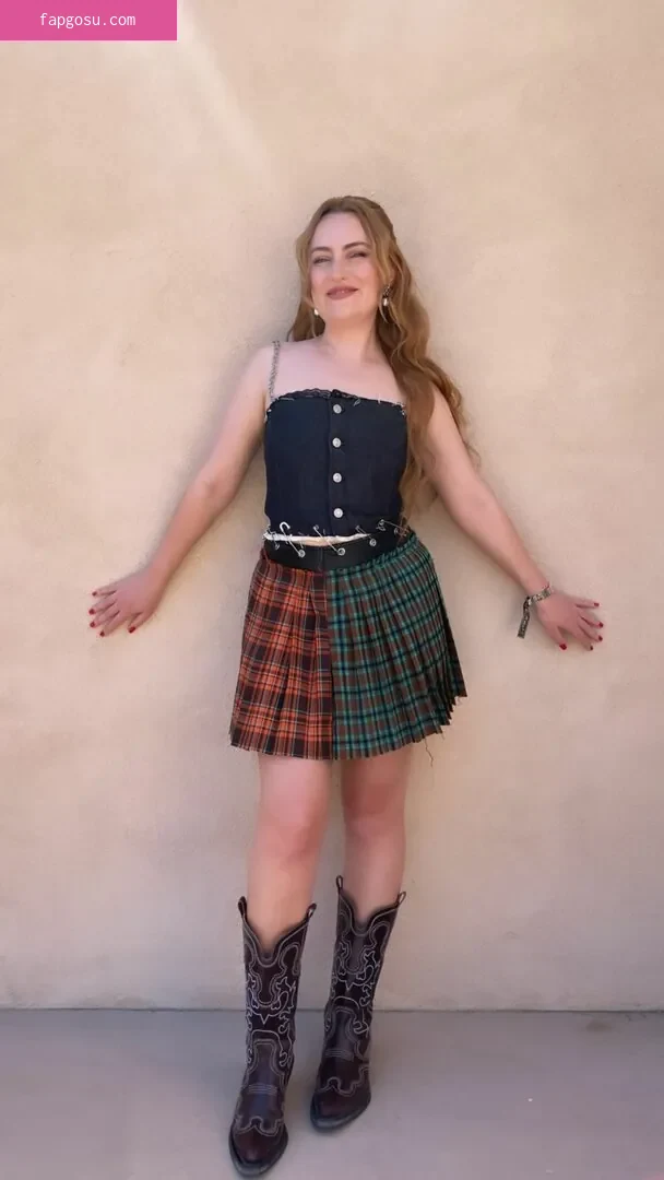 Amelia Dimoldenberg