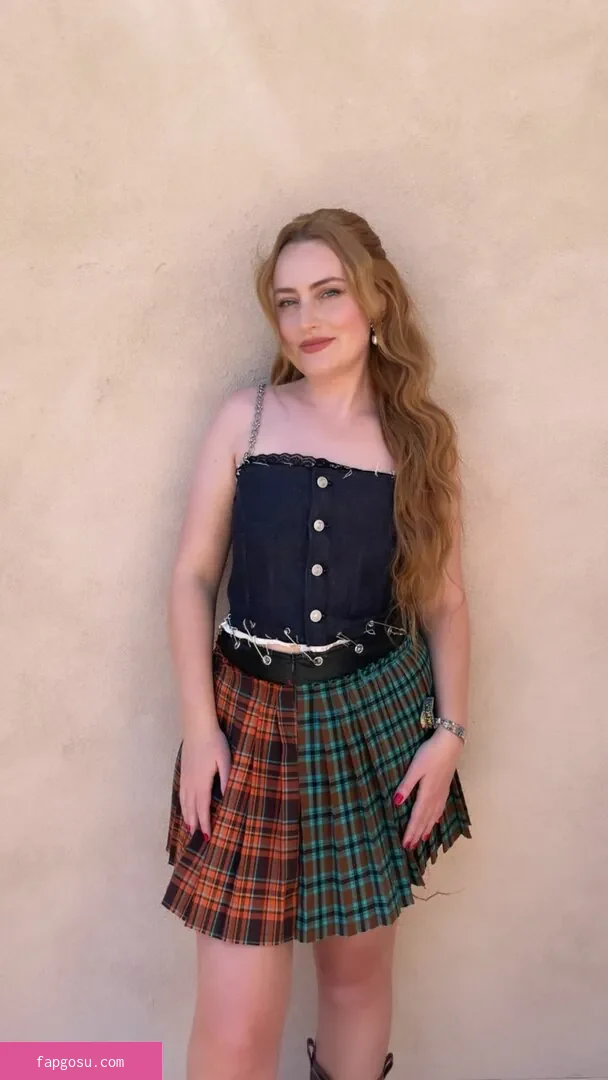 Amelia Dimoldenberg