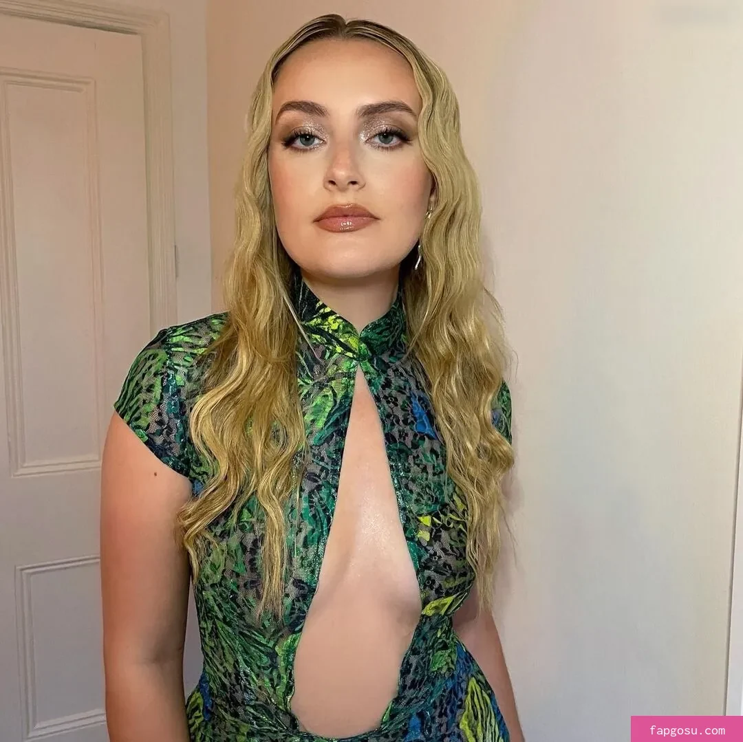 Amelia Dimoldenberg