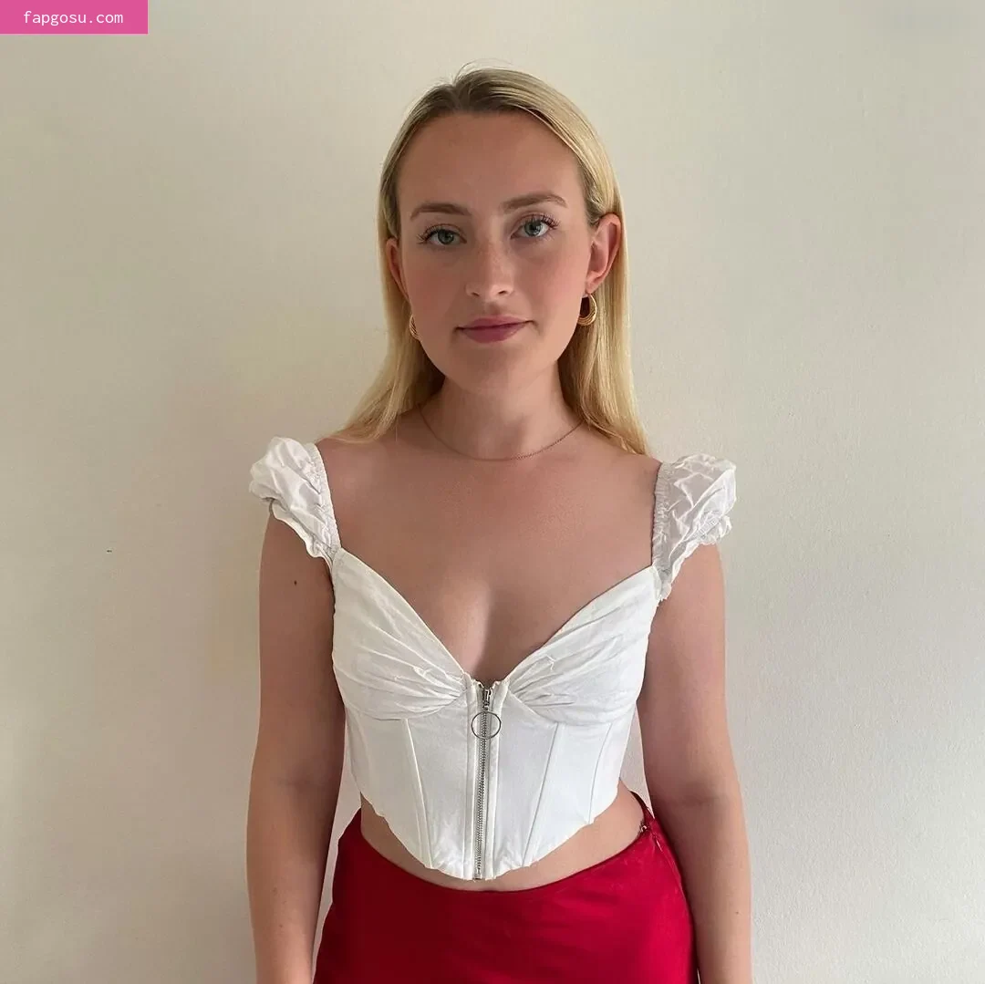 Amelia Dimoldenberg