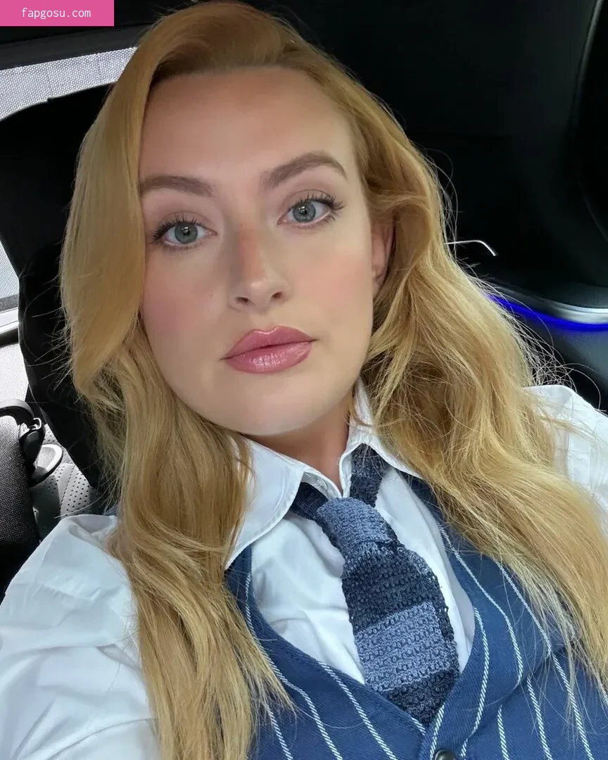 Amelia Dimoldenberg