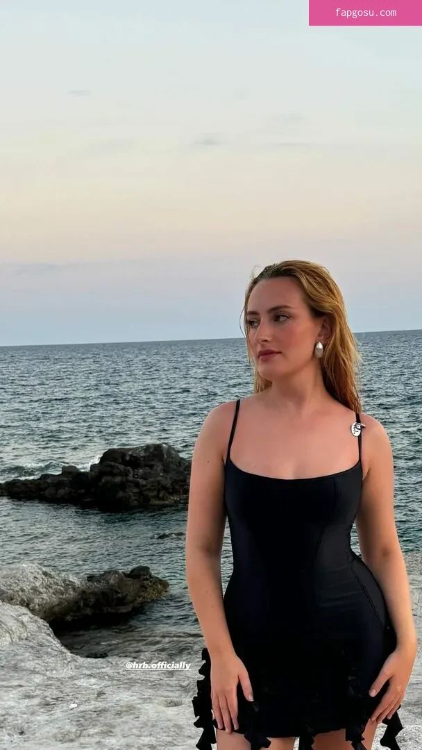 Amelia Dimoldenberg