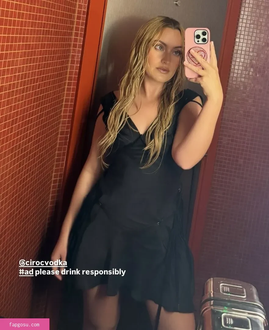 Amelia Dimoldenberg