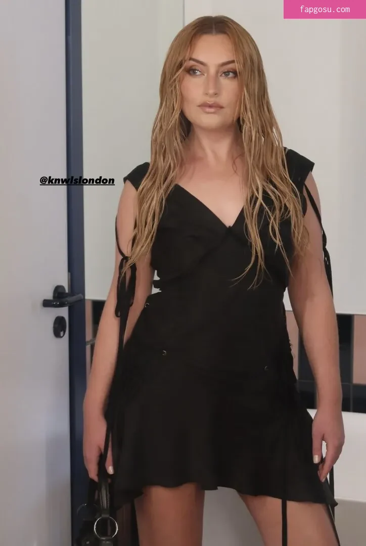 Amelia Dimoldenberg
