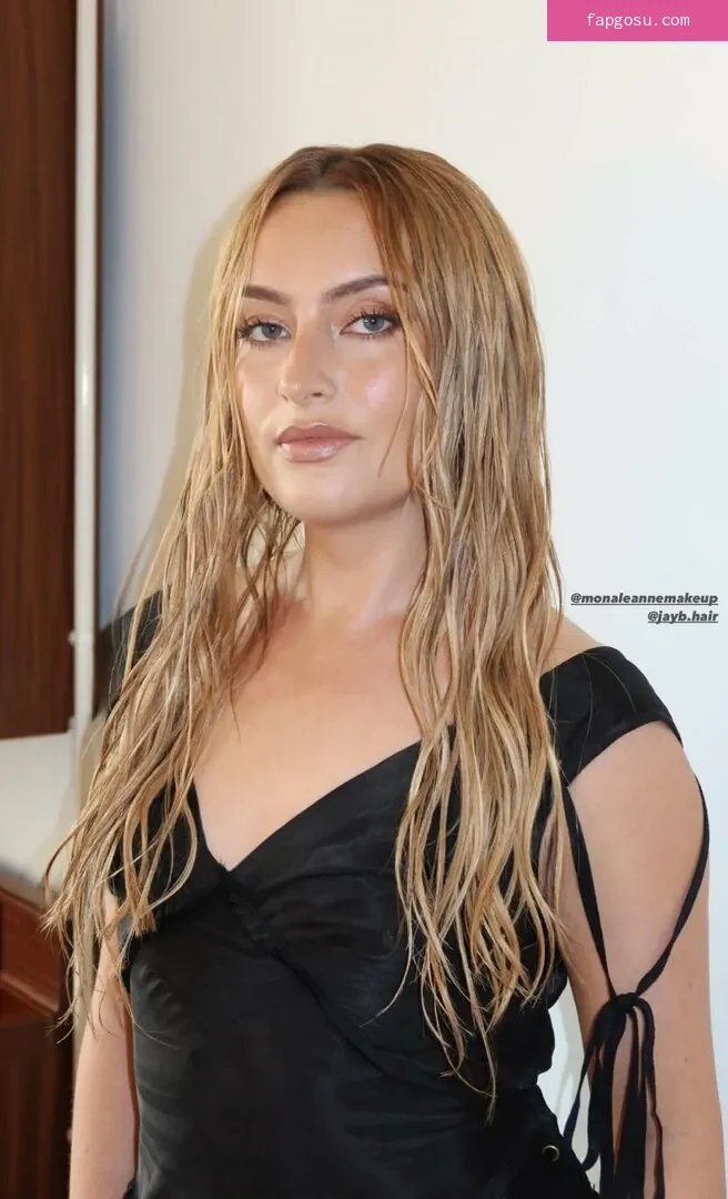 Amelia Dimoldenberg
