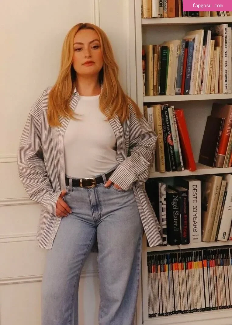 Amelia Dimoldenberg