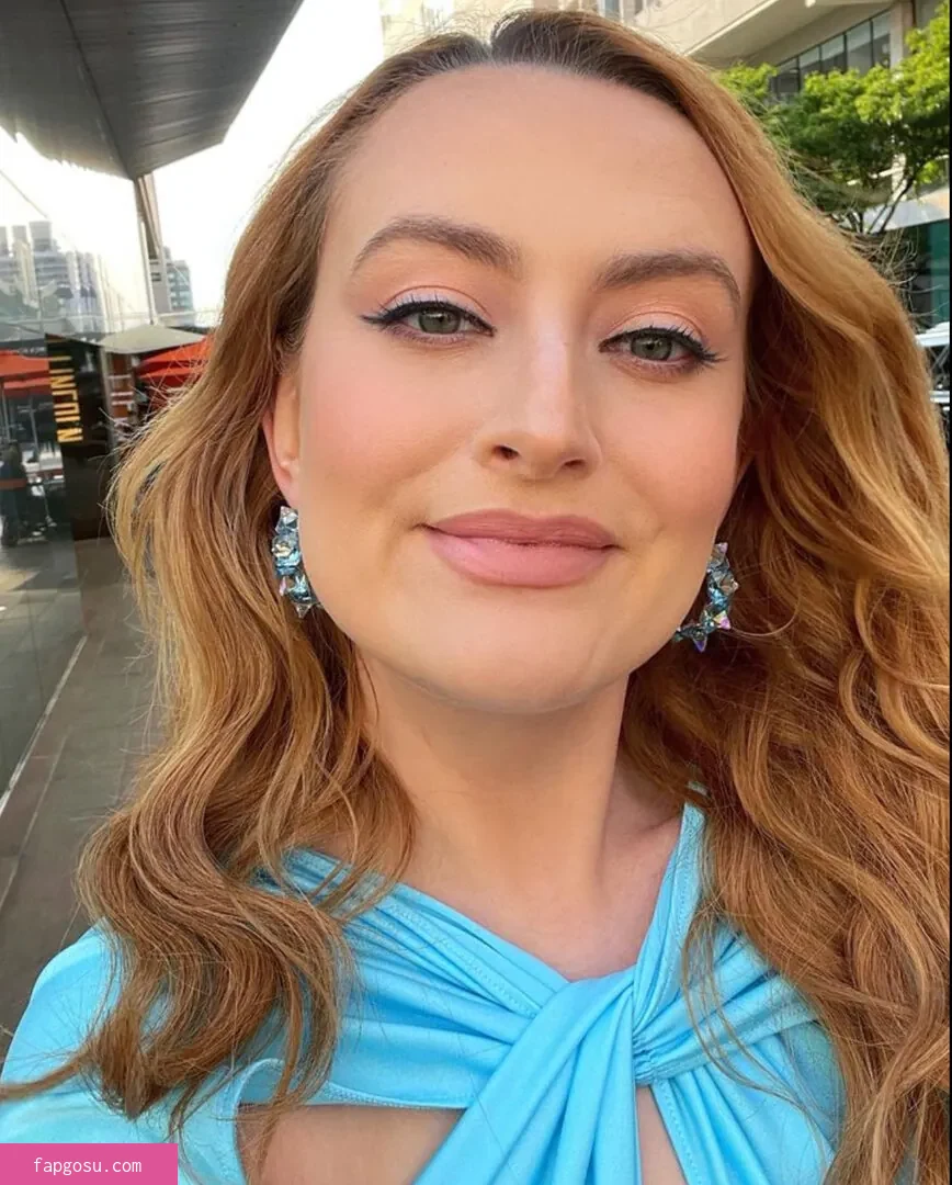Amelia Dimoldenberg