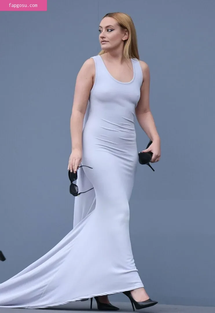 Amelia Dimoldenberg