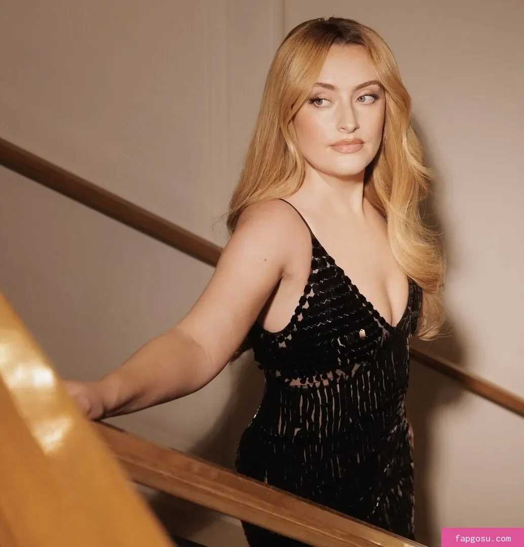 Amelia Dimoldenberg