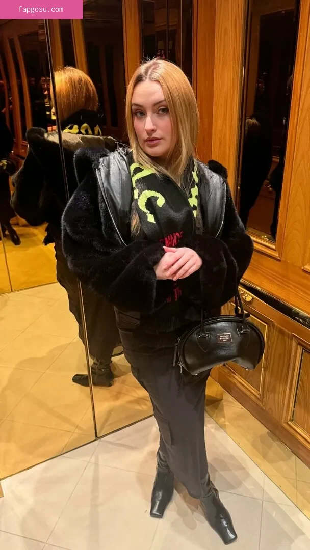 Amelia Dimoldenberg