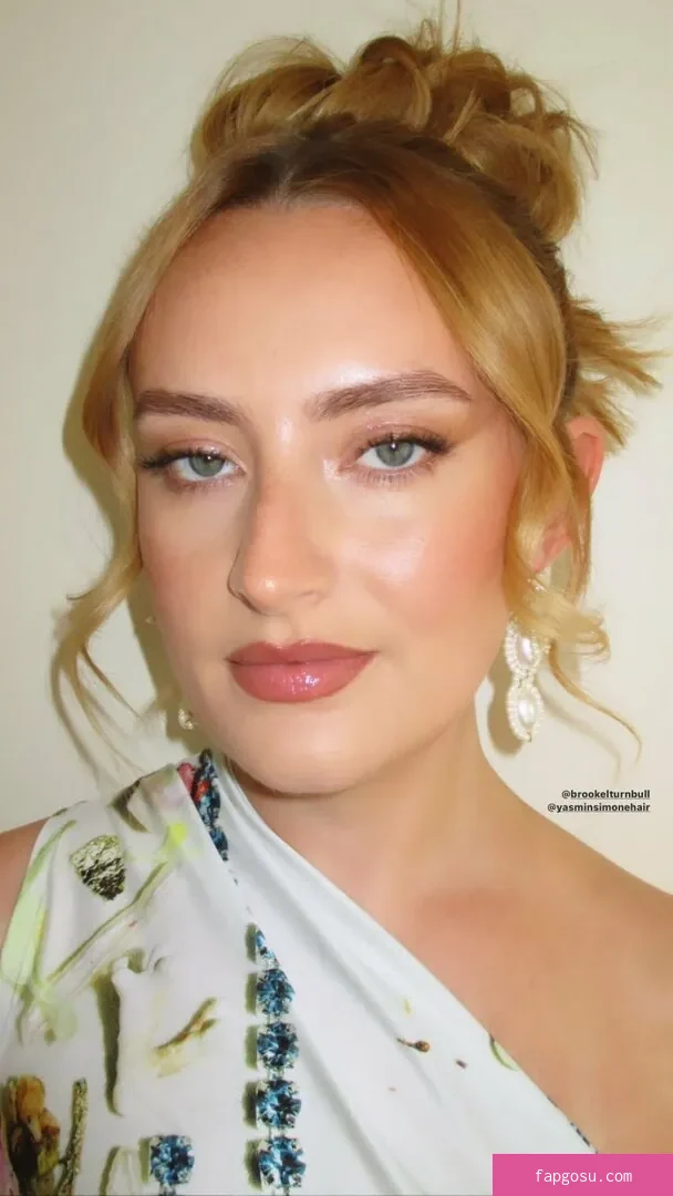 Amelia Dimoldenberg