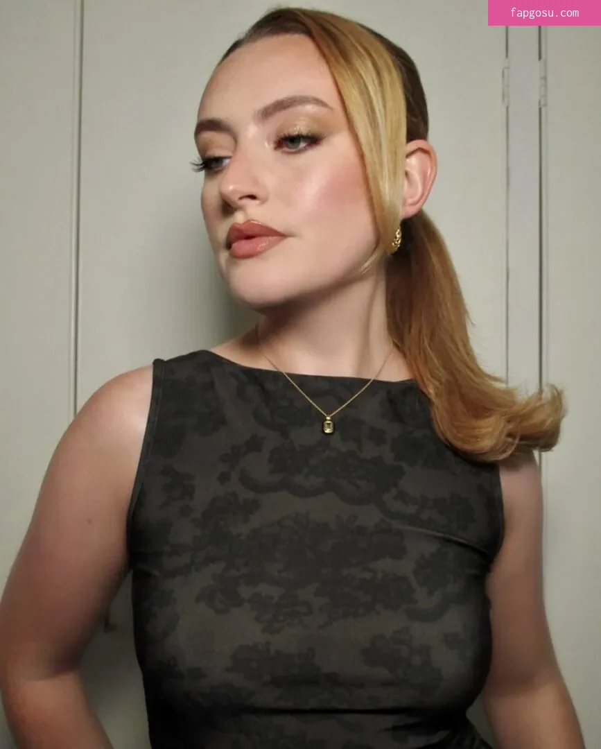 Amelia Dimoldenberg