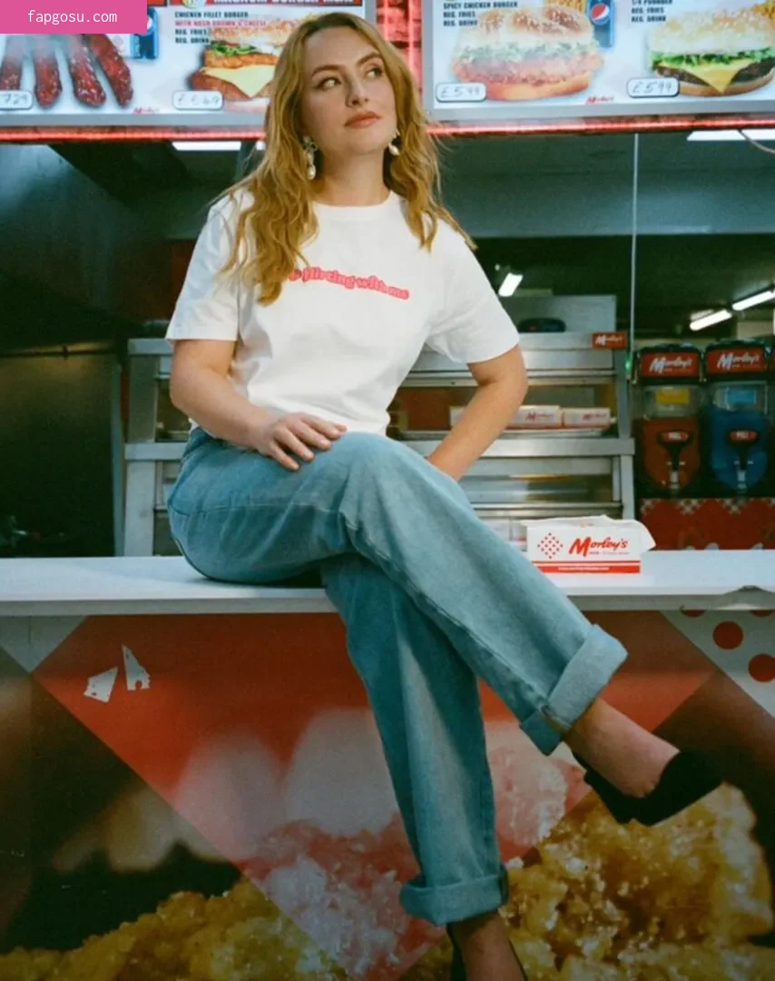 Amelia Dimoldenberg