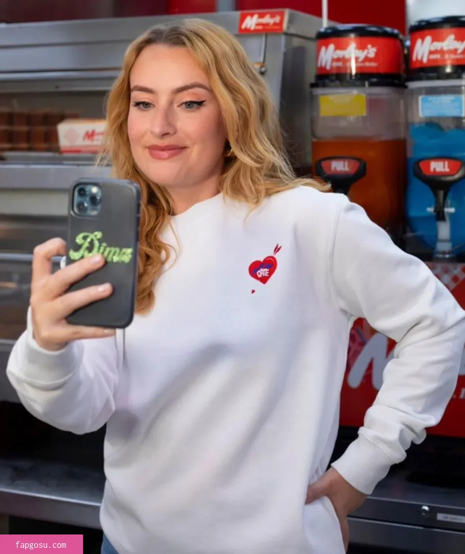 Amelia Dimoldenberg