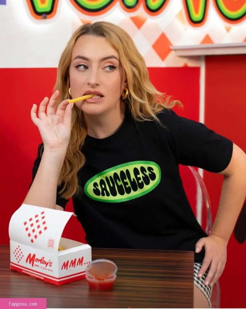 Amelia Dimoldenberg