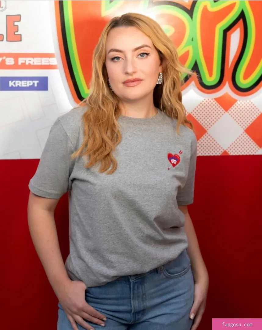 Amelia Dimoldenberg