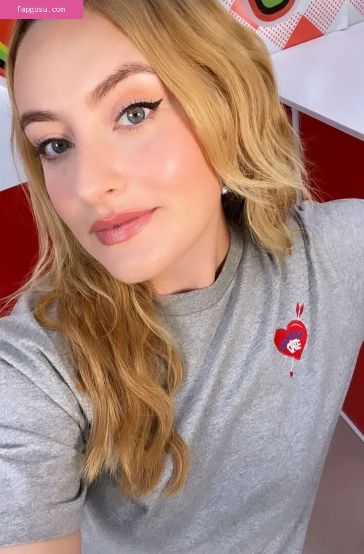 Amelia Dimoldenberg