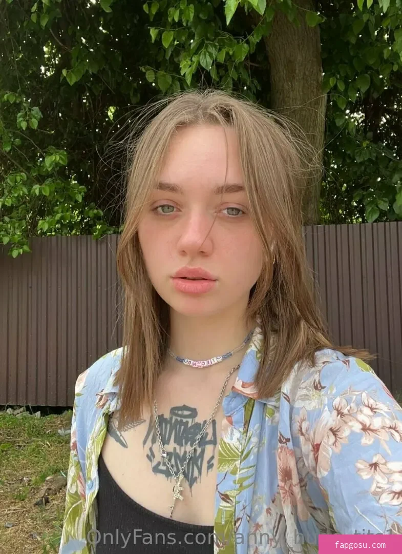 anny_huge_tits1