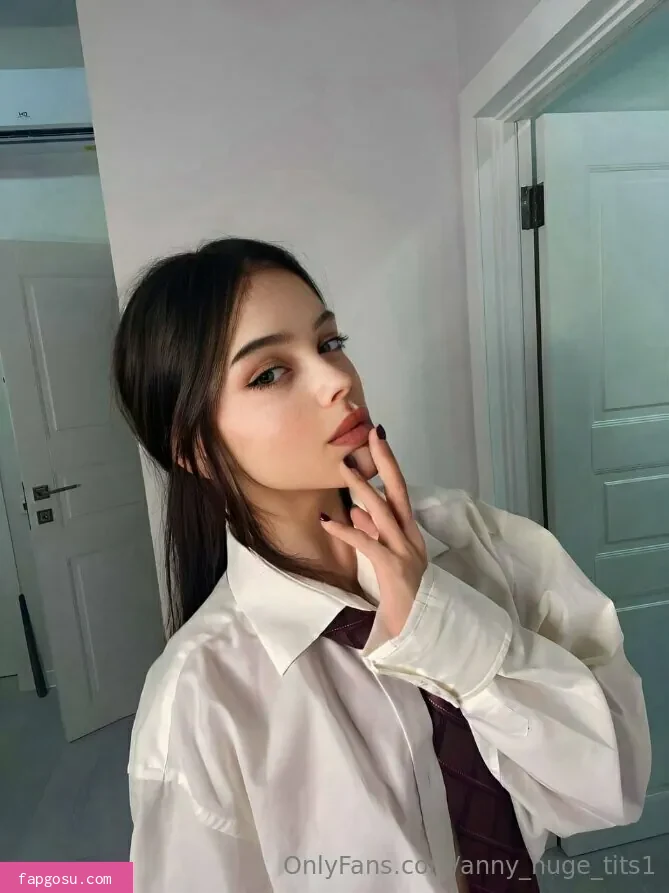 anny_huge_tits1
