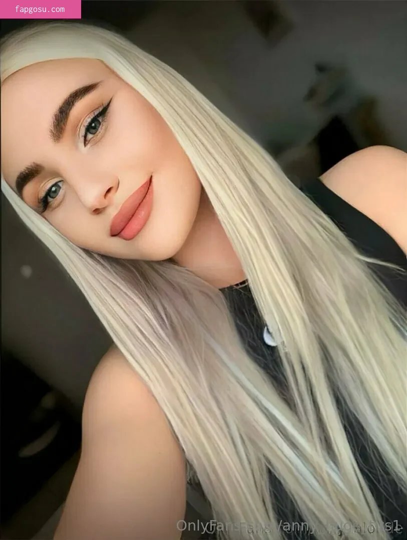 anny_huge_tits1