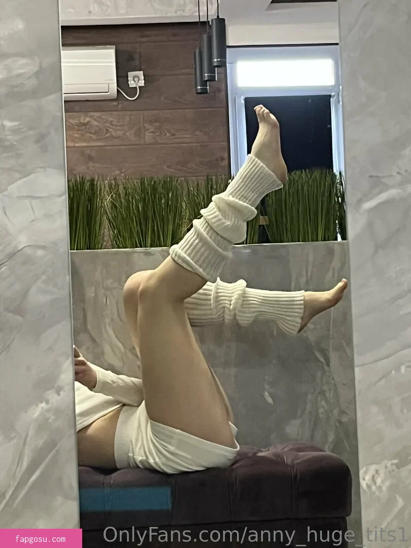 anny_huge_tits1