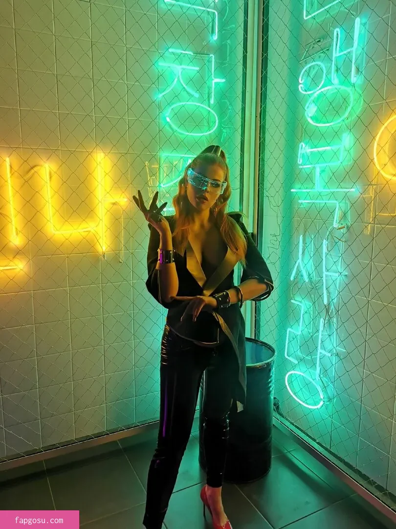 Anya Ichios