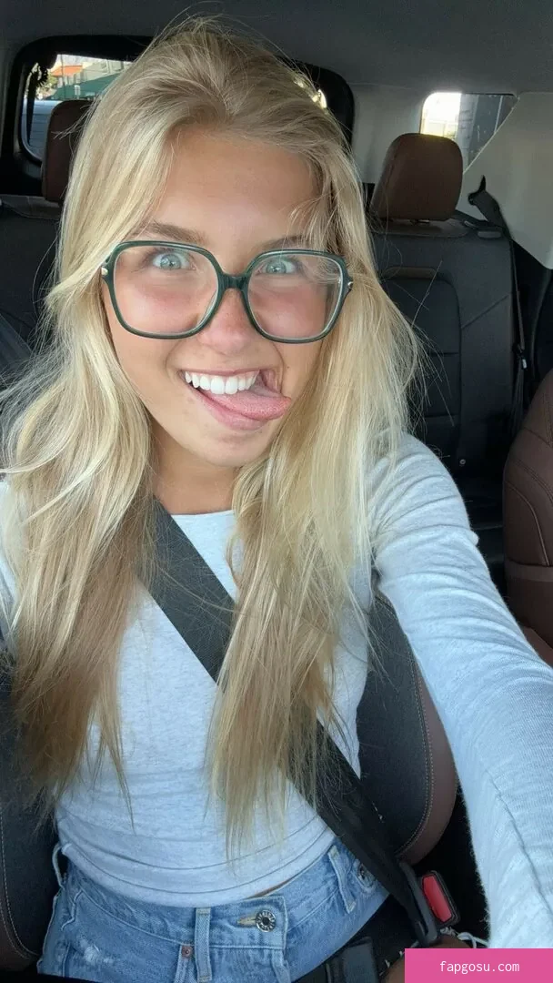 Aniela Leon