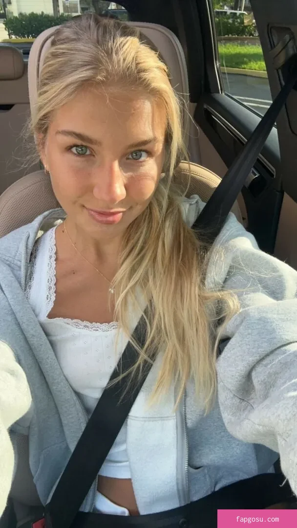 Aniela Leon