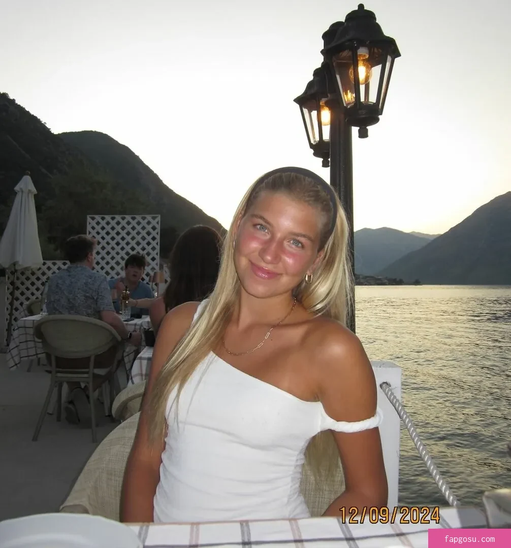 Aniela Leon