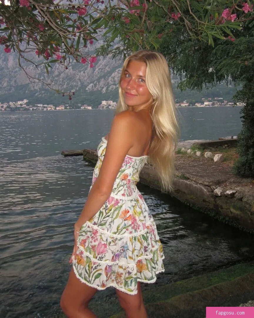 Aniela Leon